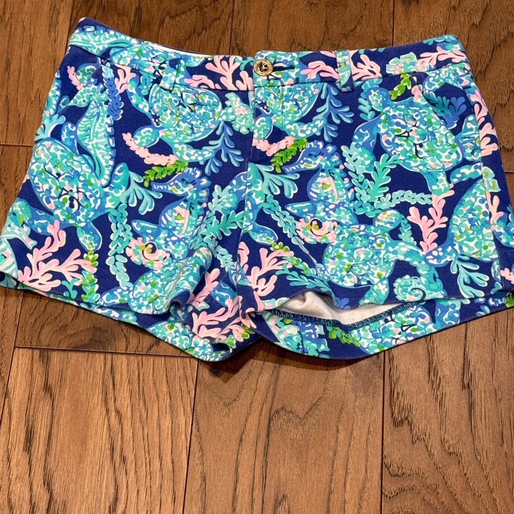 Lilly Pulitzer Callahan Knit Shorts in "Corsica‎ Blue Turtle Villa" print Size 4